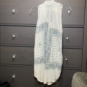 Free People long white tank top style blouse with blue print. Tie back. M.